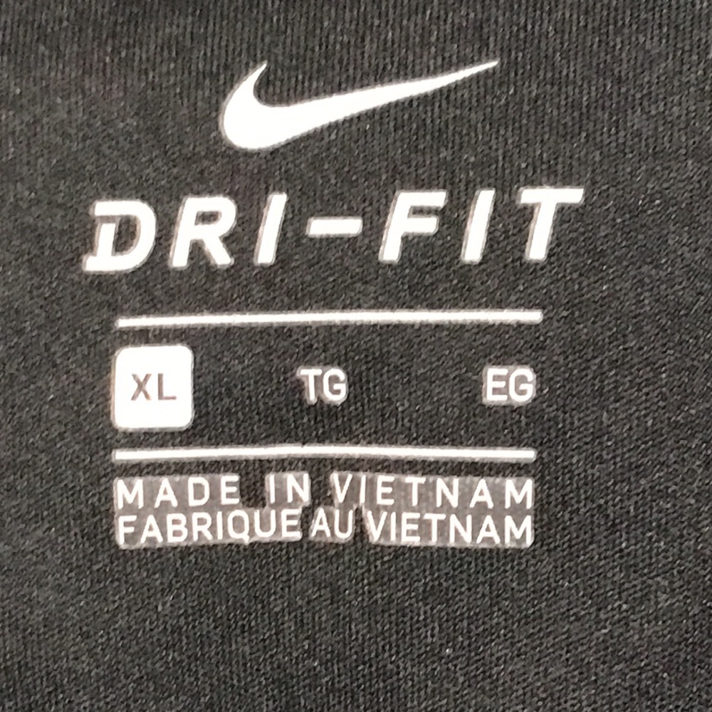 Nike Men's Black Sleeveless Tank with White Swoosh. Good Condition. Size XL. - Picture 2 of 7